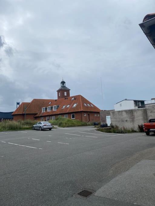 3 Vaerelses Lejlighed Taet Faergen Hirtshals Kültér fotó